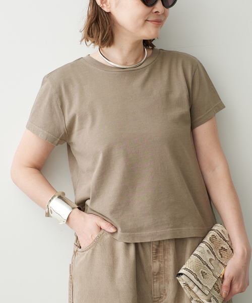AGOLDE(エーゴールドイー)の「【AGOLDE / エーゴールドイー】ADINE SHRUNKEN TEE(Tシャツ/カットソー・レディース・ベージュ・FREE)」の1枚目の写真