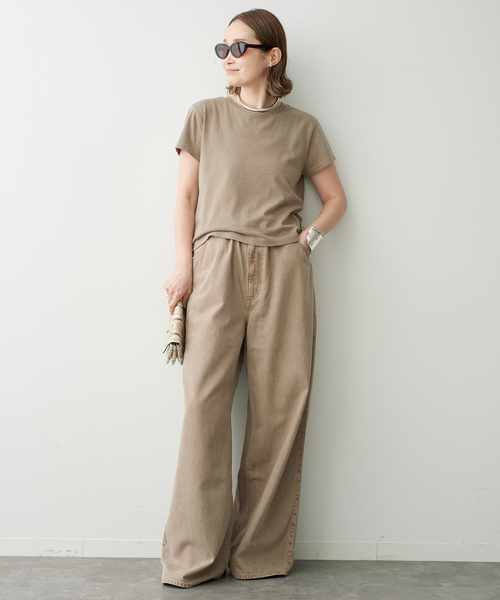 AGOLDE(エーゴールドイー)の「【AGOLDE / エーゴールドイー】ADINE SHRUNKEN TEE(Tシャツ/カットソー・レディース・ベージュ・FREE)」の4枚目の写真