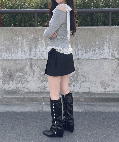 Jasmine Grandiflorum(ジャスミングランディフローラム)の「【Jasmine】ドットリボン襟レース切替オフショル風トップス(Tシャツ/カットソー・レディース・グレー・FREE)」の6枚目の写真