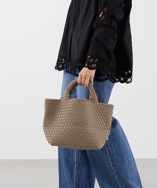 NAGHEDI(ナゲディ)の「【NAGHEDI】スモールトートバッグ-St Barths Small Tote(トートバッグ・レディース・ベージュ/ダークブラウン・S)」の4枚目の写真