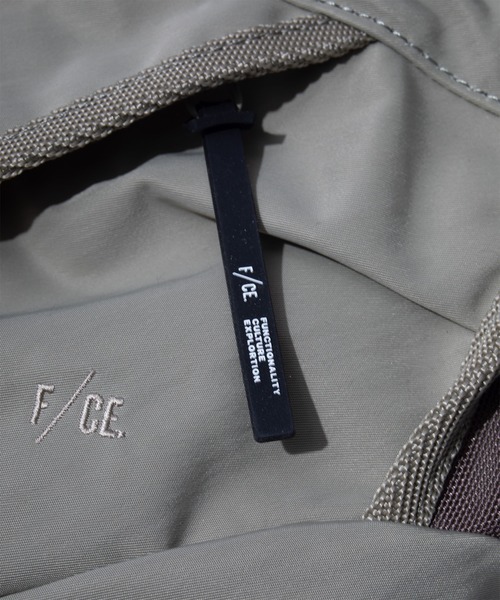 F/CE. (エフシーイー)の「F/CE. TEXTURED TWILL 2 WAY SHOULDER TOTE / エフシーイー テクスチャード ツイル 2ウェイ ショルダー トート(トートバッグ・メンズ・ベージュ/ブラック/チャコール・FREE)」の14枚目の写真