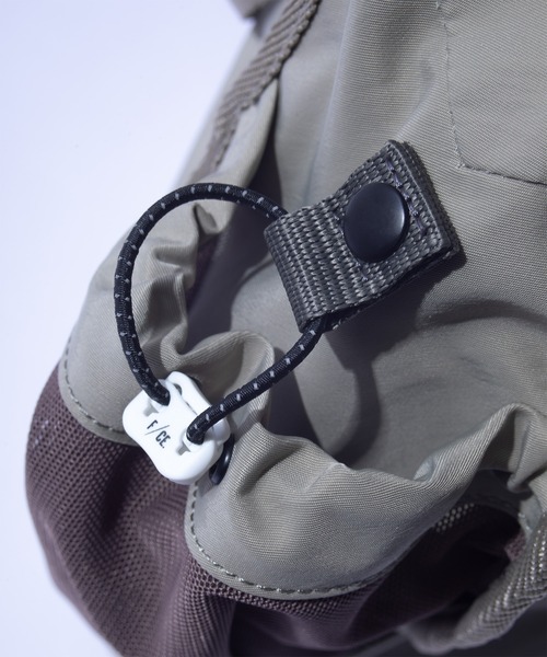 F/CE. (エフシーイー)の「F/CE. TEXTURED TWILL 2 WAY SHOULDER TOTE / エフシーイー テクスチャード ツイル 2ウェイ ショルダー トート(トートバッグ・メンズ・ベージュ/ブラック/チャコール・FREE)」の15枚目の写真
