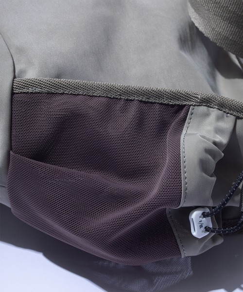 F/CE. (エフシーイー)の「F/CE. TEXTURED TWILL 2 WAY SHOULDER TOTE / エフシーイー テクスチャード ツイル 2ウェイ ショルダー トート(トートバッグ・メンズ・ベージュ/ブラック/チャコール・FREE)」の16枚目の写真