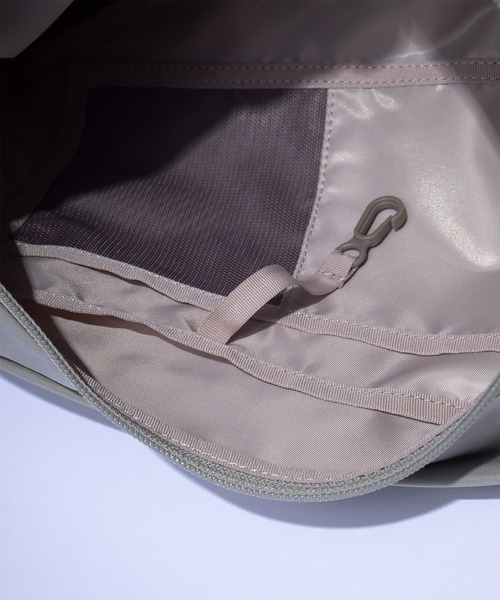 F/CE. (エフシーイー)の「F/CE. TEXTURED TWILL 2 WAY SHOULDER TOTE / エフシーイー テクスチャード ツイル 2ウェイ ショルダー トート(トートバッグ・メンズ・ベージュ/ブラック/チャコール・FREE)」の9枚目の写真