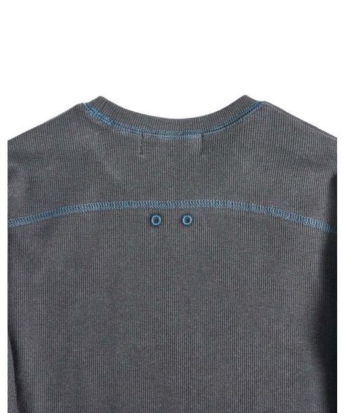 999HUMANITY(999ヒューマニティ)の「カラードステッチラインロングスリーブTシャツ(チャコール)(Tシャツ/カットソー・レディース・その他・OS)」の4枚目の写真