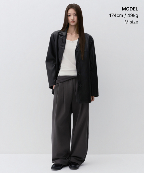 MUSINSA STANDARD WOMAN（ムシンサスタンダードウーマン）の「ウーマンズシンセティックレザーカーコート[ブラック]（ライダースジャケット・レディース・その他・SMALL/MEDIUM/LARGE）」の2枚目の写真