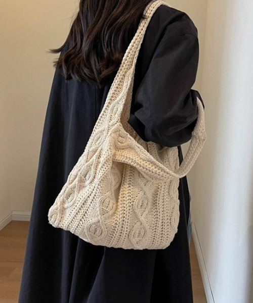 SHEPP（シープ）の「【26年秋冬新作】ケーブルニットトートバック（トートバッグ・レディース・ブラウン/アイボリー・F）」の3枚目の写真