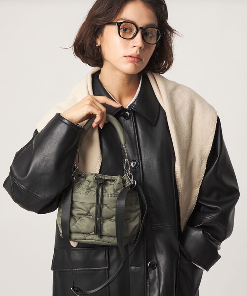 green label relaxing(グリーンレーベルリラクシング)の「【WEB限定】<PARTE>キルティング ドロストバッグ ミニ / ショルダーバッグ はっ水(ショルダーバッグ・レディース・ブラック/オフホワイト/オリーブ/モカ・FREE)」の4枚目の写真