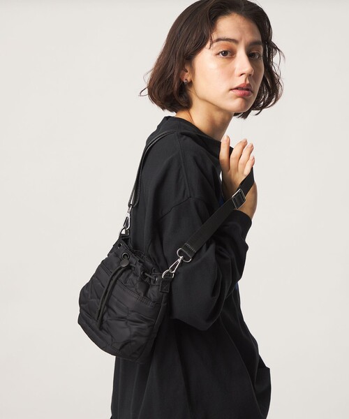 green label relaxing(グリーンレーベルリラクシング)の「【WEB限定】<PARTE>キルティング ドロストバッグ ミニ / ショルダーバッグ はっ水(ショルダーバッグ・レディース・ブラック/オフホワイト/オリーブ/モカ・FREE)」の7枚目の写真
