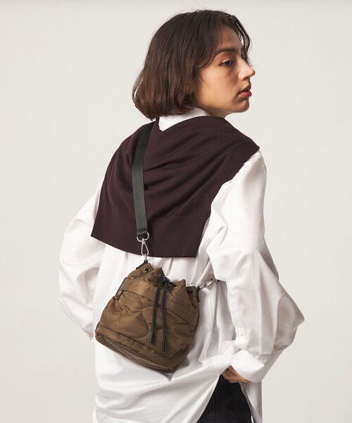 green label relaxing(グリーンレーベルリラクシング)の「【WEB限定】<PARTE>キルティング ドロストバッグ ミニ / ショルダーバッグ はっ水(ショルダーバッグ・レディース・ブラック/オフホワイト/オリーブ/モカ・FREE)」の9枚目の写真