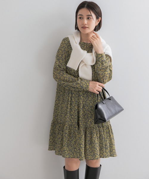 URBAN RESEARCH ROSSO WOMEN（アーバンリサーチ　ロッソ）の「『WEB限定』スモールフラワープリントティアードワンピース（ワンピース・レディース・ブラック系その他/イエロー・FREE）」の4枚目の写真