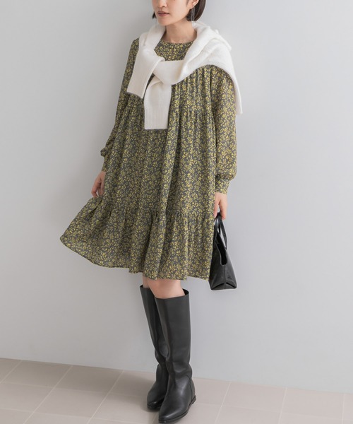 URBAN RESEARCH ROSSO WOMEN（アーバンリサーチ　ロッソ）の「『WEB限定』スモールフラワープリントティアードワンピース（ワンピース・レディース・ブラック系その他/イエロー・FREE）」の5枚目の写真
