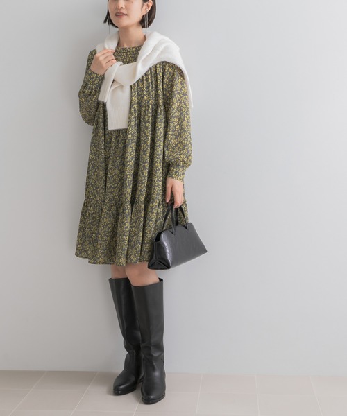 URBAN RESEARCH ROSSO WOMEN（アーバンリサーチ　ロッソ）の「『WEB限定』スモールフラワープリントティアードワンピース（ワンピース・レディース・ブラック系その他/イエロー・FREE）」の6枚目の写真