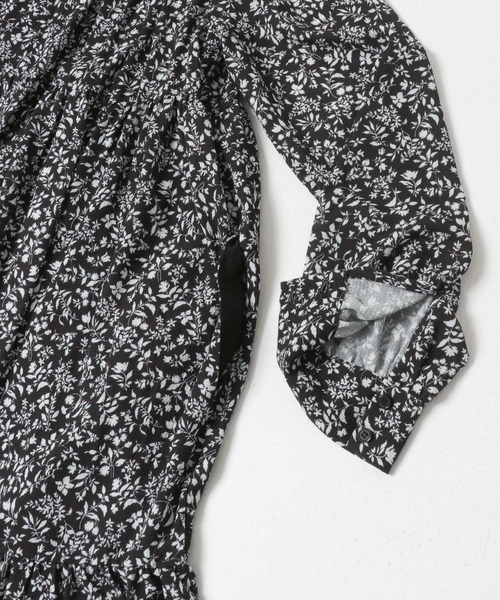 URBAN RESEARCH ROSSO WOMEN（アーバンリサーチ　ロッソ）の「『WEB限定』スモールフラワープリントティアードワンピース（ワンピース・レディース・ブラック系その他/イエロー・FREE）」の19枚目の写真