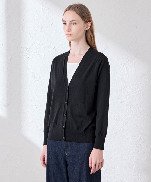 MACKINTOSH LONDON(マッキントッシュ ロンドン)の「【WEB・一部店舗限定】リアプレーンニットカーディガン(カーディガン/ボレロ・レディース・ブルー系その他2/ブラウン系その他2/ブラック/グレー系その他・38)」の13枚目の写真