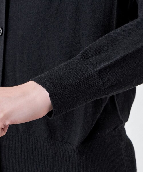 MACKINTOSH LONDON(マッキントッシュ ロンドン)の「【WEB・一部店舗限定】リアプレーンニットカーディガン(カーディガン/ボレロ・レディース・ブルー系その他2/ブラウン系その他2/ブラック/グレー系その他・38)」の15枚目の写真