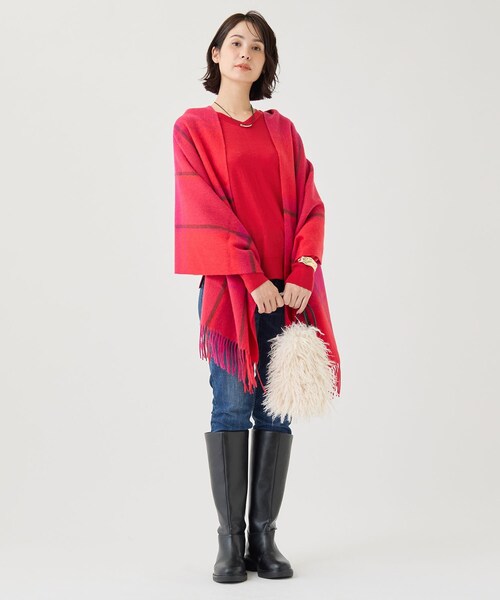 INDIVI（インディヴィ）の「【上品な光沢感】エクストラファインウールVネックニット（ニット/セーター・レディース・チャコール/レッド系1/ブラック/ライトベージュ/グリーン系・34/38/05/13/15 ）」の20枚目の写真