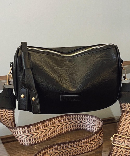 TONE SELECT GOODS(トーンセレクトグッズ)の「urbanfemine./カジュアル ヴィンテージライク ワイドベルト ショルダーバッグ U7685(ショルダーバッグ・レディース・ダークブラウン/ブラック/ブラウン・FREE)」の9枚目の写真
