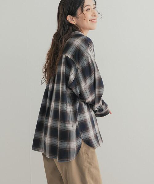 URBAN RESEARCH DOORS（アーバンリサーチドアーズ）の「チェックスキッパーシャツ（シャツ/ブラウス・レディース・チャコールグレー/ネイビー・FREE）」の16枚目の写真