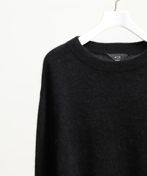wjk black（ﾀﾞﾌﾞﾙｼﾞｪｲｹｲﾌﾞﾗｯｸ）の「【wjk black】≪STUDIOUS限定≫ラクーンシャギークルーネックニット（ニット/セーター・メンズ・ブラック/ワインレッド/サンドベージュ・3/2/1）」の4枚目の写真