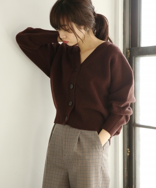 A part by（アパートバイ）の「5GW/Vネックカーディガン　　759655 （カーディガン/ボレロ・レディース・オフホワイト/ブラック/グレー/ライトブルー/オレンジ/レッド/ブラウン/ホワイト系その他・FREE）」の5枚目の写真