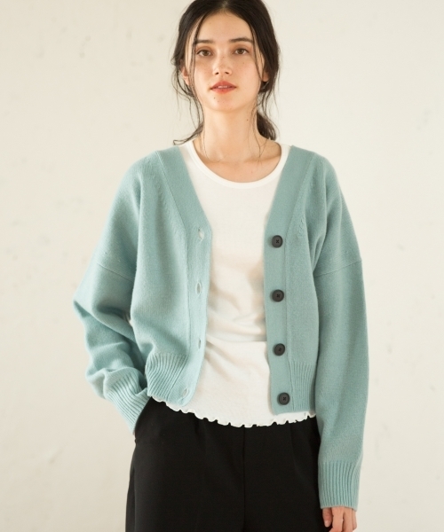 A part by（アパートバイ）の「5GW/Vネックカーディガン　　759655 （カーディガン/ボレロ・レディース・オフホワイト/ブラック/グレー/ライトブルー/オレンジ/レッド/ブラウン/ホワイト系その他・FREE）」の6枚目の写真