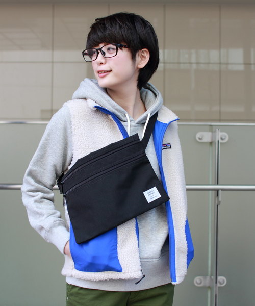 PARROTT CANVAS（パロットキャンバス）の「PARROTT CANVAS / パロットキャンバス　サコッシュ　 SACOSHE（ショルダーバッグ・メンズ・ブラック/カモフラージュ/グリーン/カーキブラウン/ネイビー/パープル・FREE）」の2枚目の写真