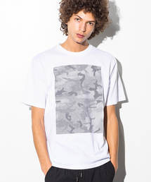 AKM Contemporary(エイケイエムコンテンポラリー)ラインカモプリントビッグシルエット 半袖Tシャツ