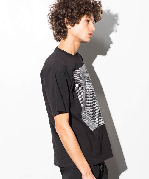 AKM Contemporary(エイケイエムコンテンポラリー)の「AKM Contemporary(エイケイエムコンテンポラリー)ラインカモプリントビッグシルエット 半袖Tシャツ(Tシャツ/カットソー・メンズ・ホワイト/ブラック×ホワイト/ブラック×イエロー・SMALL/MEDIUM/LARGE/X-LARGE)」の7枚目の写真