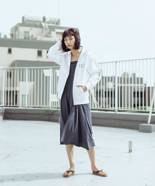 ROOPTOKYO(ループトウキョウ)の「ROOPTOKYO×TES 別注 ジップ パーカー(パーカー・メンズ・ホワイト/グレー・S/M/L)」の1枚目の写真