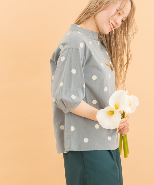 POU DOU DOU（プードゥドゥ）の「ドットプリントスタンドカラーぷっくり袖ブラウス（シャツ/ブラウス・レディース・ネイビー/ミント/キナリ・3）」の3枚目の写真