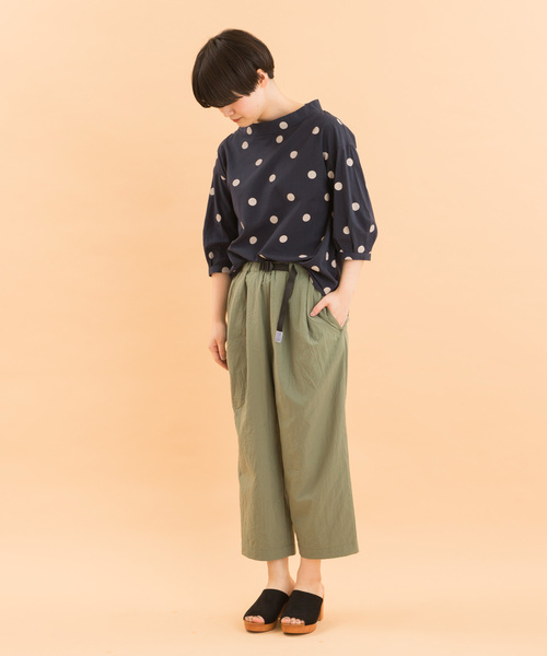 POU DOU DOU（プードゥドゥ）の「ドットプリントスタンドカラーぷっくり袖ブラウス（シャツ/ブラウス・レディース・ネイビー/ミント/キナリ・3）」の6枚目の写真