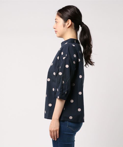 POU DOU DOU（プードゥドゥ）の「ドットプリントスタンドカラーぷっくり袖ブラウス（シャツ/ブラウス・レディース・ネイビー/ミント/キナリ・3）」の5枚目の写真