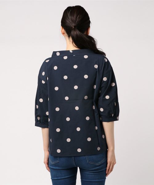 POU DOU DOU（プードゥドゥ）の「ドットプリントスタンドカラーぷっくり袖ブラウス（シャツ/ブラウス・レディース・ネイビー/ミント/キナリ・3）」の4枚目の写真