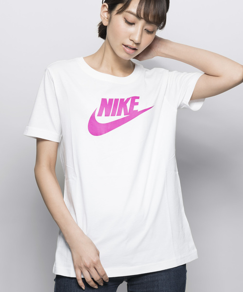 NIKE（ナイキ）の「【NIKE】吸湿性抜群コットン100%ロゴTシャツ（Tシャツ/カットソー・レディース・ホワイト/ピンク/ブラック/ブルー/ピンク系その他/グレー/ホワイト×ブラック・L/M/S/XL）」の2枚目の写真