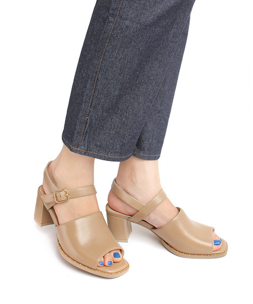 RANDA(ランダ)の「CAMILLE BIS RANDA/バックストラップヒールサンダル(サンダル・レディース・ブラック/パイソン/ベージュ・LL/M/S/L)」の1枚目の写真