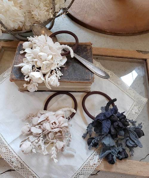 m.soeur（エムスール）の「アセビのリネンヘアゴム＊（ヘアゴム・レディース・ホワイト/グレー/ブラック・FREE）」の5枚目の写真