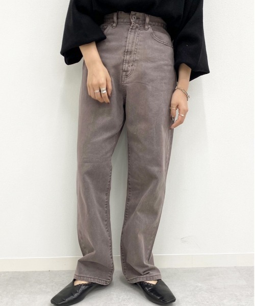 apres jour mignon(アプレジュールミニョン)の「ベーシックハイウエストデニム【ZOZOTOWN限定アイテム】(デニムパンツ・レディース・サックスブルー/ダークブルー/オフホワイト/ベージュ/ブラック系その他/その他/パープル/ブラック/ダークブラウン・SMALL/LARGE/X-SMALL/MEDIUM/X-LARGE)」の8枚目の写真