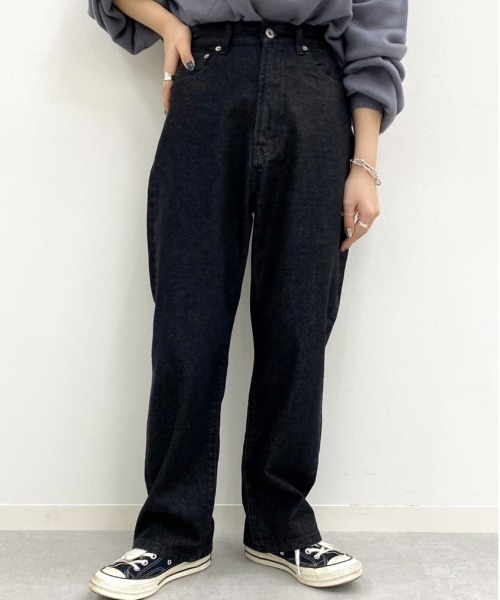 apres jour mignon(アプレジュールミニョン)の「ベーシックハイウエストデニム【ZOZOTOWN限定アイテム】(デニムパンツ・レディース・サックスブルー/ダークブルー/オフホワイト/ベージュ/ブラック系その他/その他/パープル/ブラック/ダークブラウン・SMALL/LARGE/X-SMALL/MEDIUM/X-LARGE)」の3枚目の写真