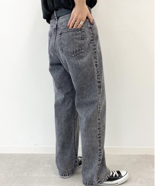 apres jour mignon(アプレジュールミニョン)の「ベーシックハイウエストデニム【ZOZOTOWN限定アイテム】(デニムパンツ・レディース・サックスブルー/ダークブルー/オフホワイト/ベージュ/ブラック系その他/その他/パープル/ブラック/ダークブラウン・SMALL/LARGE/X-SMALL/MEDIUM/X-LARGE)」の12枚目の写真