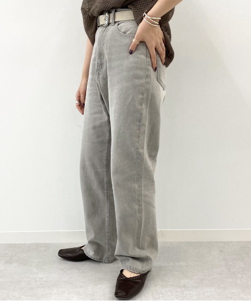 apres jour mignon(アプレジュールミニョン)の「ベーシックハイウエストデニム【ZOZOTOWN限定アイテム】(デニムパンツ・レディース・サックスブルー/ダークブルー/オフホワイト/ベージュ/ブラック系その他/その他/パープル/ブラック/ダークブラウン・SMALL/LARGE/X-SMALL/MEDIUM/X-LARGE)」の18枚目の写真