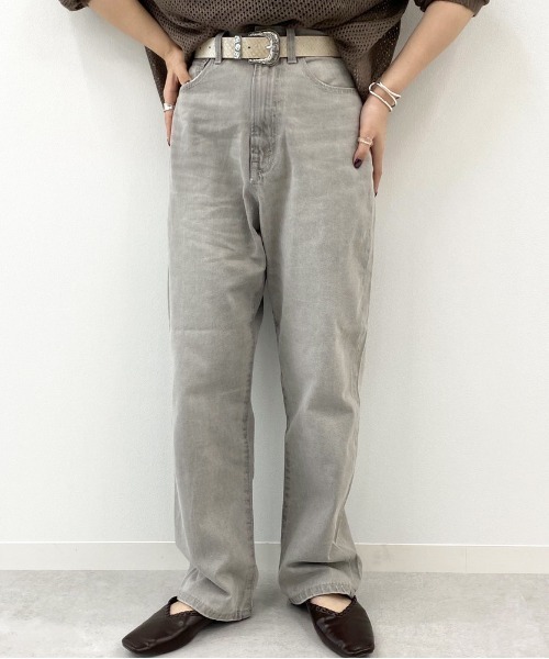 apres jour mignon(アプレジュールミニョン)の「ベーシックハイウエストデニム【ZOZOTOWN限定アイテム】(デニムパンツ・レディース・サックスブルー/ダークブルー/オフホワイト/ベージュ/ブラック系その他/その他/パープル/ブラック/ダークブラウン・SMALL/LARGE/X-SMALL/MEDIUM/X-LARGE)」の16枚目の写真