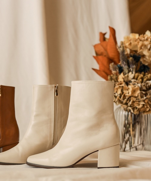 natural couture（ナチュラルクチュール）の「スクエアレトロブーツ（ブーツ・レディース・アイボリー/ブラック/キャメル/ブラウン/ライトベージュ・M/L）」の2枚目の写真