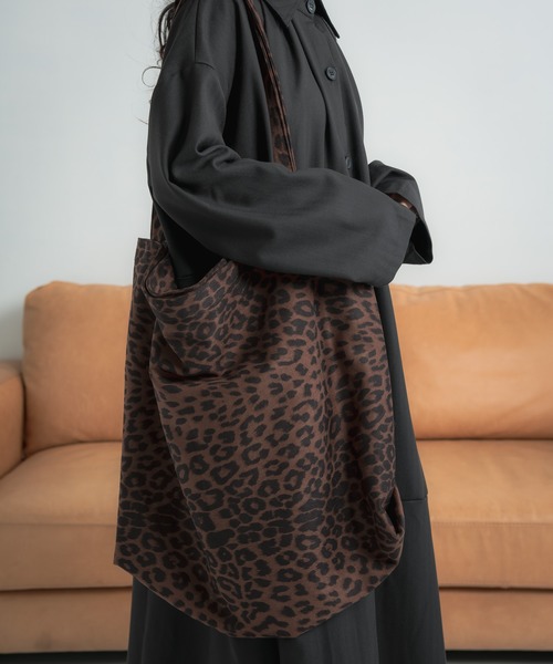 Libra Cue(リブラ キュー)の「Libra レオパードBAG(トートバッグ・レディース・ブラウン/グレー/グリーン/モカ/ネイビー・FREE)」の4枚目の写真