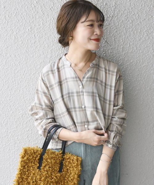 SHIPS Days（シップスデイズ）の「SHIPS Days STANDARD:スキッパーチェックシャツ◇（シャツ/ブラウス・レディース・ベージュ/パープル・S～Ｍ/M～Ｌ）」の2枚目の写真