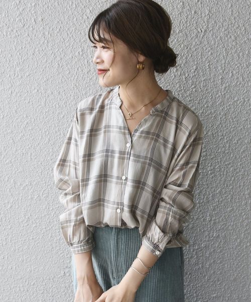 SHIPS Days（シップスデイズ）の「SHIPS Days STANDARD:スキッパーチェックシャツ◇（シャツ/ブラウス・レディース・ベージュ/パープル・S～Ｍ/M～Ｌ）」の4枚目の写真