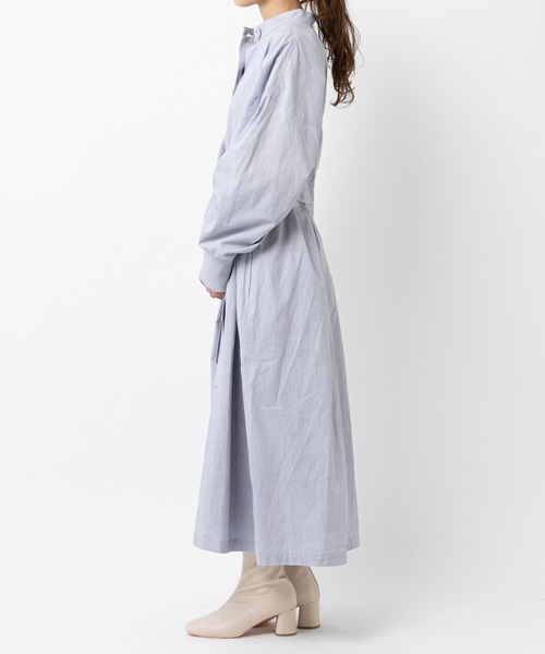 mystic(ミスティック)の「スタンドカラーロングガウン(トレンチコート・レディース・ブルー/ベージュ/ホワイト・FREE)」の5枚目の写真