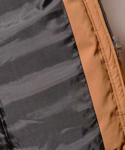 COMMONWARE AMERICAN RAG CIE&Magine(コモンウェアアメリカンラグシーアンド マージン)の「AMERICAN RAG CIE&Magine COMMONWARE スタンドフードダウンコート(ダウンジャケット/コート・メンズ・ブラック/キャメル・44/48/46)」の19枚目の写真