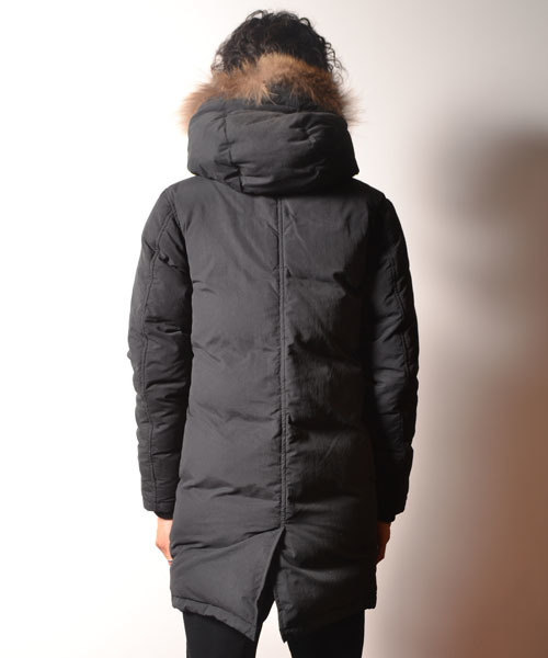 COMMONWARE AMERICAN RAG CIE&Magine(コモンウェアアメリカンラグシーアンド マージン)の「AMERICAN RAG CIE&Magine COMMONWARE スタンドフードダウンコート(ダウンジャケット/コート・メンズ・ブラック/キャメル・44/48/46)」の12枚目の写真