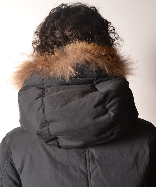 COMMONWARE AMERICAN RAG CIE&Magine(コモンウェアアメリカンラグシーアンド マージン)の「AMERICAN RAG CIE&Magine COMMONWARE スタンドフードダウンコート(ダウンジャケット/コート・メンズ・ブラック/キャメル・44/48/46)」の13枚目の写真